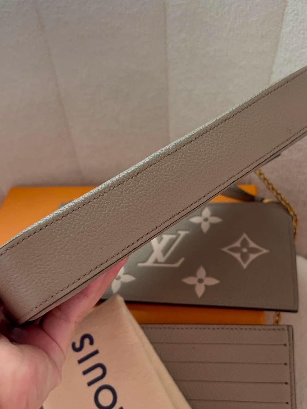 Rare Louis Vuitton Felicie Taupe Monogram Envelope Chain Wallet - Picture 13 of 16